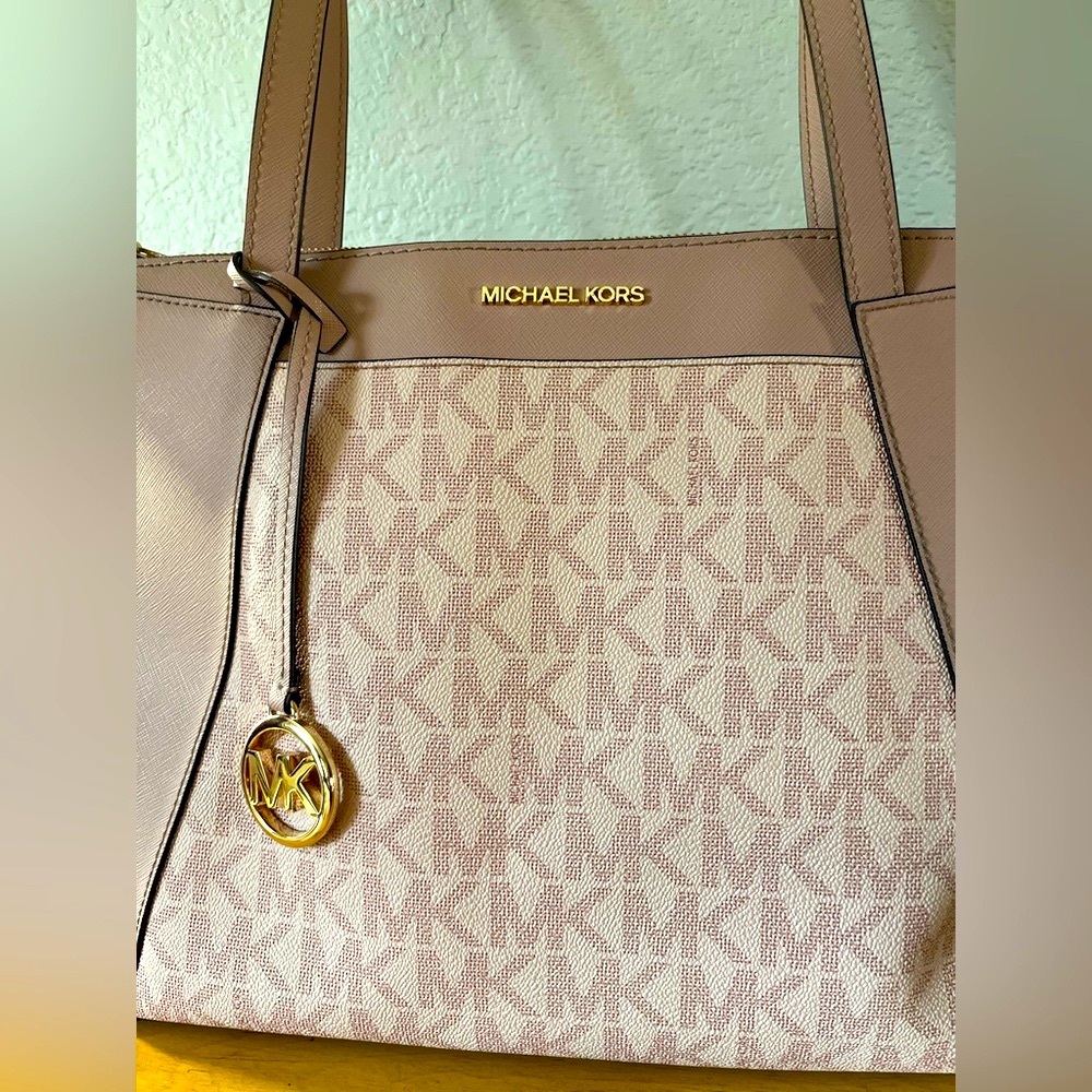 NWT Michael Kors Maddie Tote